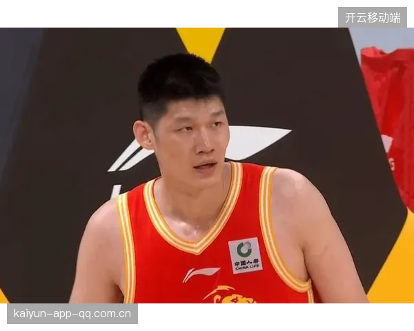 CBA胡金秋篮下终结训练更强硬，展现篮球硬汉风范